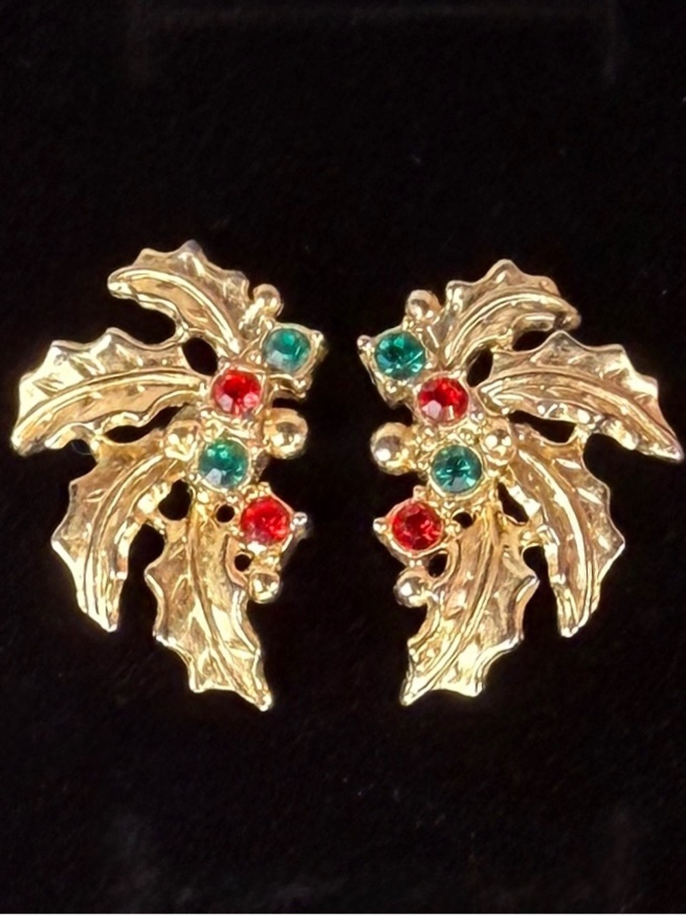 Festive holiday Christmas goldtone, red and green mistletoe pierced earrings